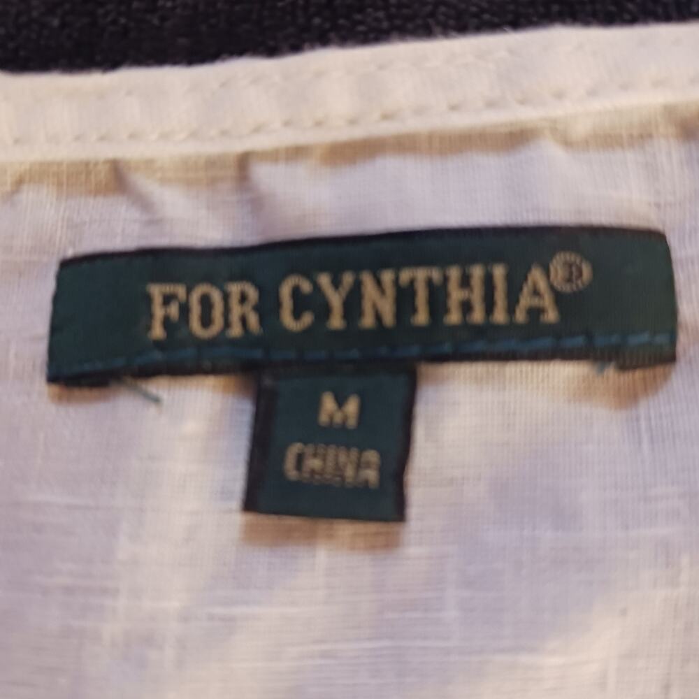 For Cynthia 100% linen ivory asymmetrical top. Size M - Picture 4 of 6